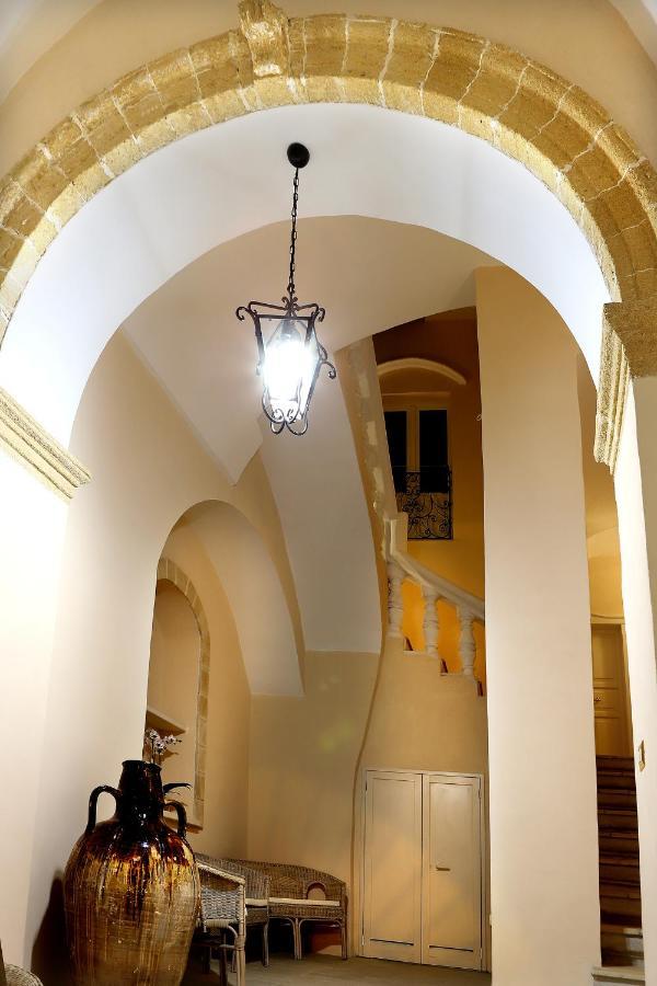 مبيت وإفطار غالّيبولي Palazzo Castiglione المظهر الخارجي الصورة