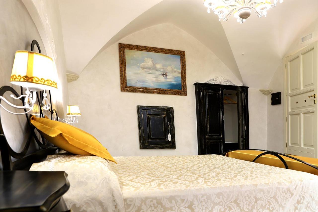 مبيت وإفطار غالّيبولي Palazzo Castiglione المظهر الخارجي الصورة